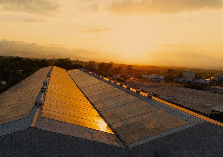 Alas Doradas paneles solares